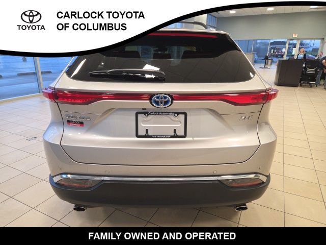 Used 2023 Toyota Venza XLE image 8
