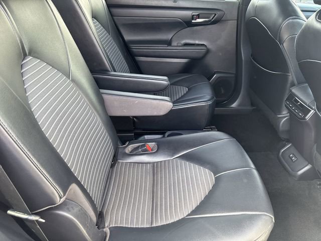 Used 2021 Toyota Highlander XSE image 14