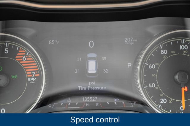Used 2019 Jeep Cherokee Overland w/ Technology Group AWD/4WD image 29