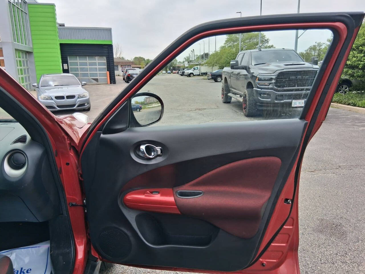 Used 2014 Nissan Juke SV AWD/4WD image 9