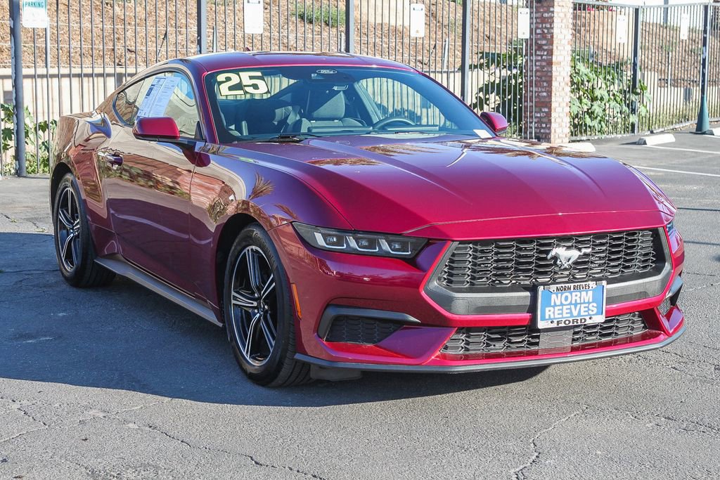 Used 2025 Ford Mustang Coupe image 3