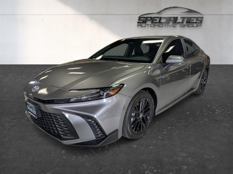 Used 2025 Toyota Camry SE w/ Convenience Package FWD image 5
