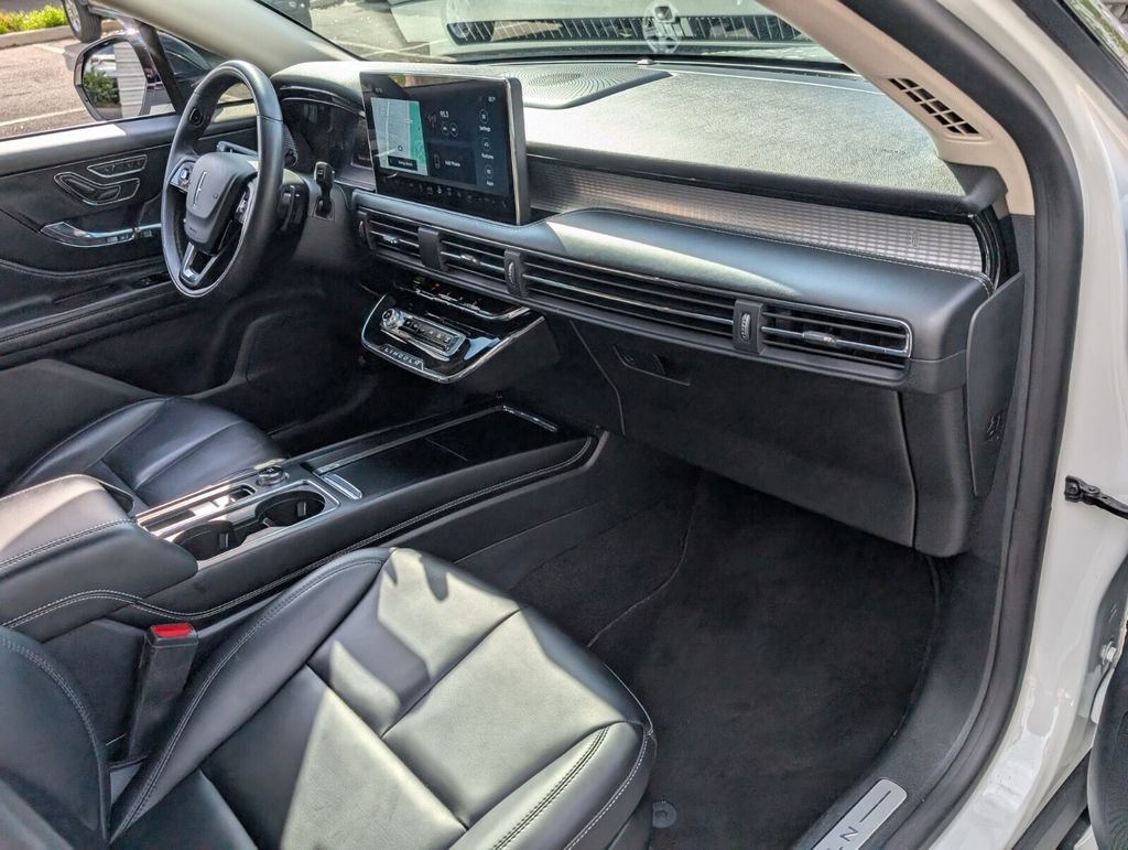 Used 2023 Lincoln Corsair FWD image 16