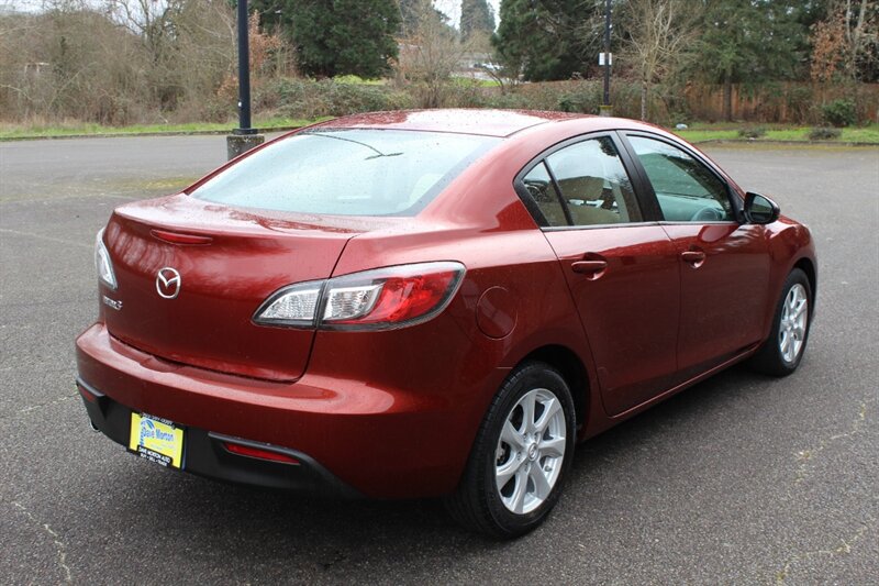 Used 2010 MAZDA MAZDA3 i Touring FWD image 4