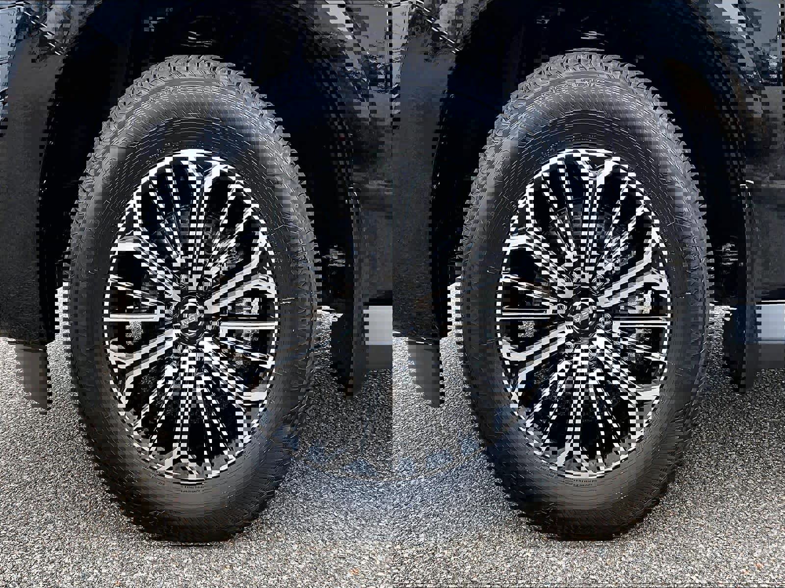 Certified 2025 Nissan Armada SL image 7