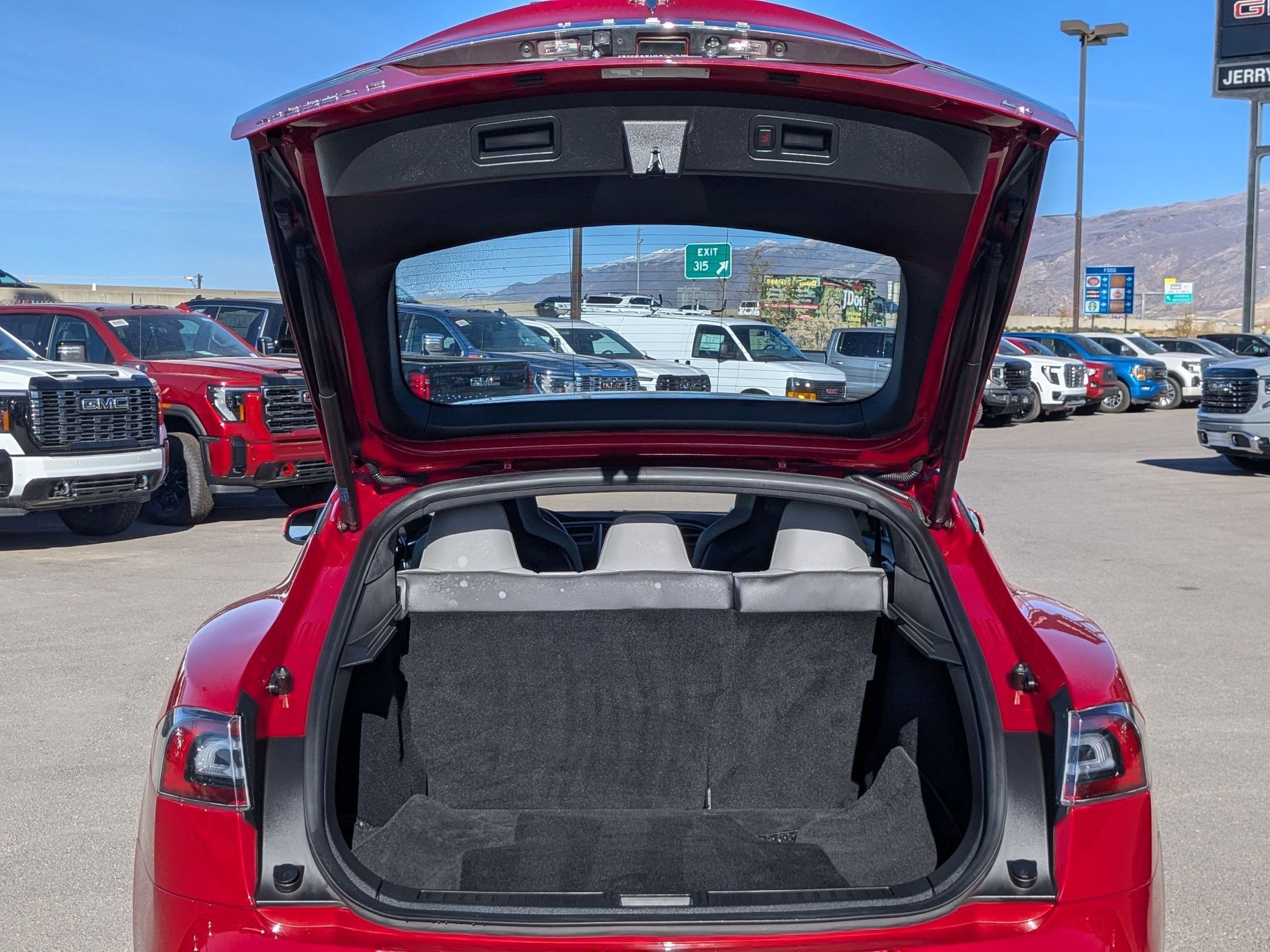 Used 2015 Tesla Model S 85D image 39