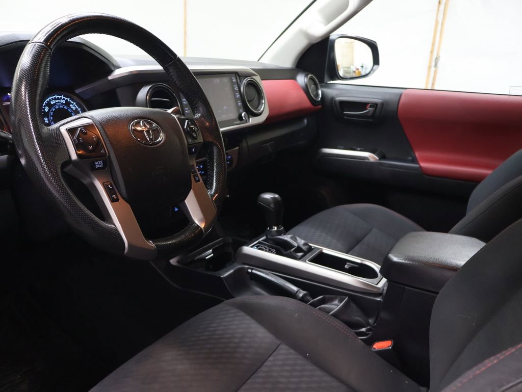 Used 2023 Toyota Tacoma SR5 AWD/4WD image 18