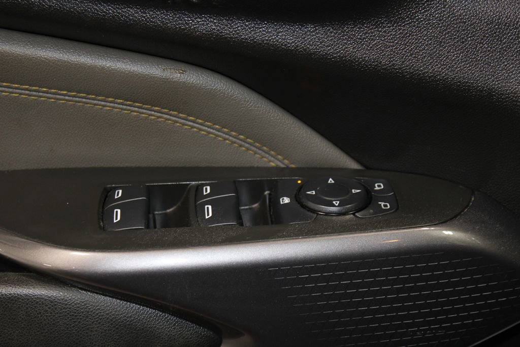 Used 2024 Chevrolet Trax ACTIV w/ Driver Confidence Package image 38