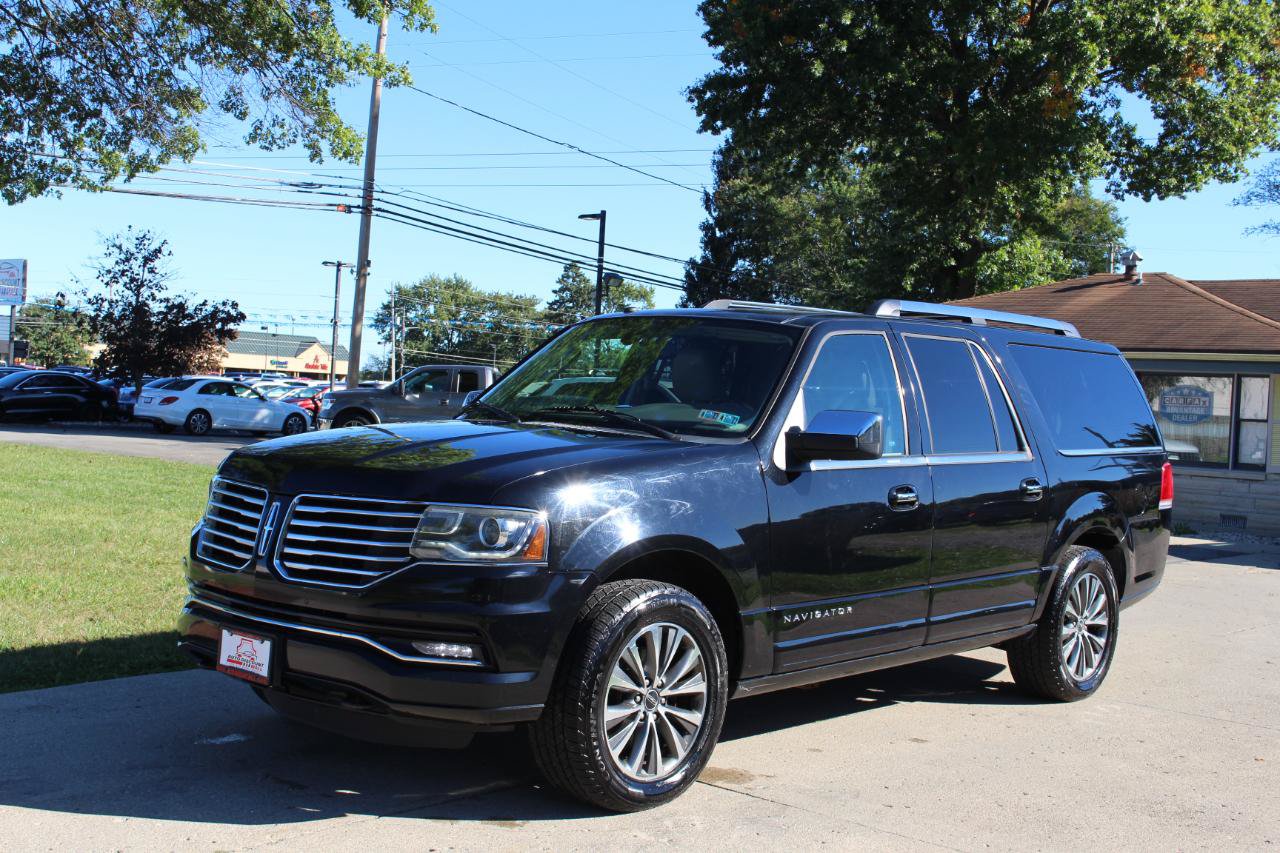 Used 2016 Lincoln Navigator L Select AWD/4WD image 5