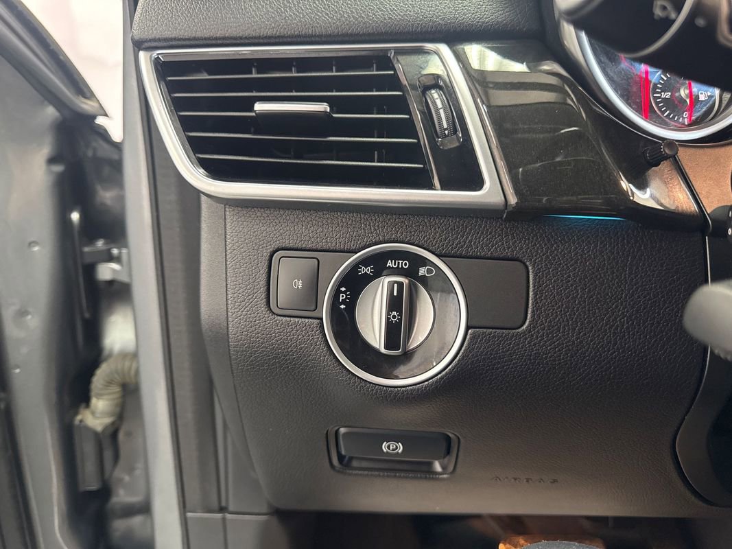 Used 2018 Mercedes-Benz GLS 550 4MATIC image 11