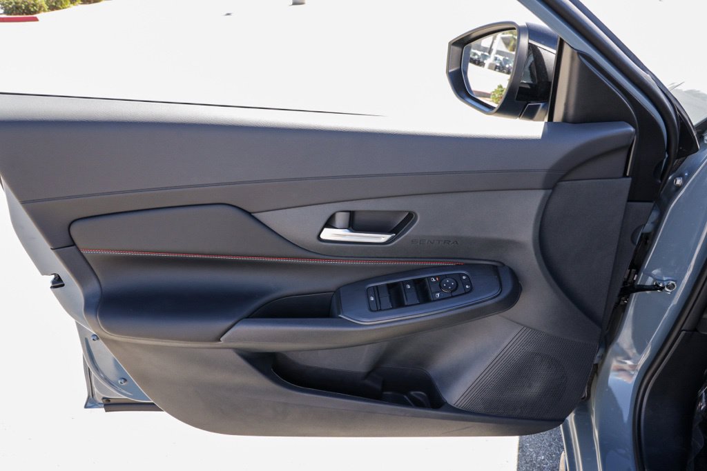 New 2027 Nissan Sentra SR FWD image 13