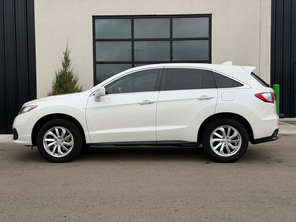 Used 2017 Acura RDX w/ Technology Package AWD/4WD image 2