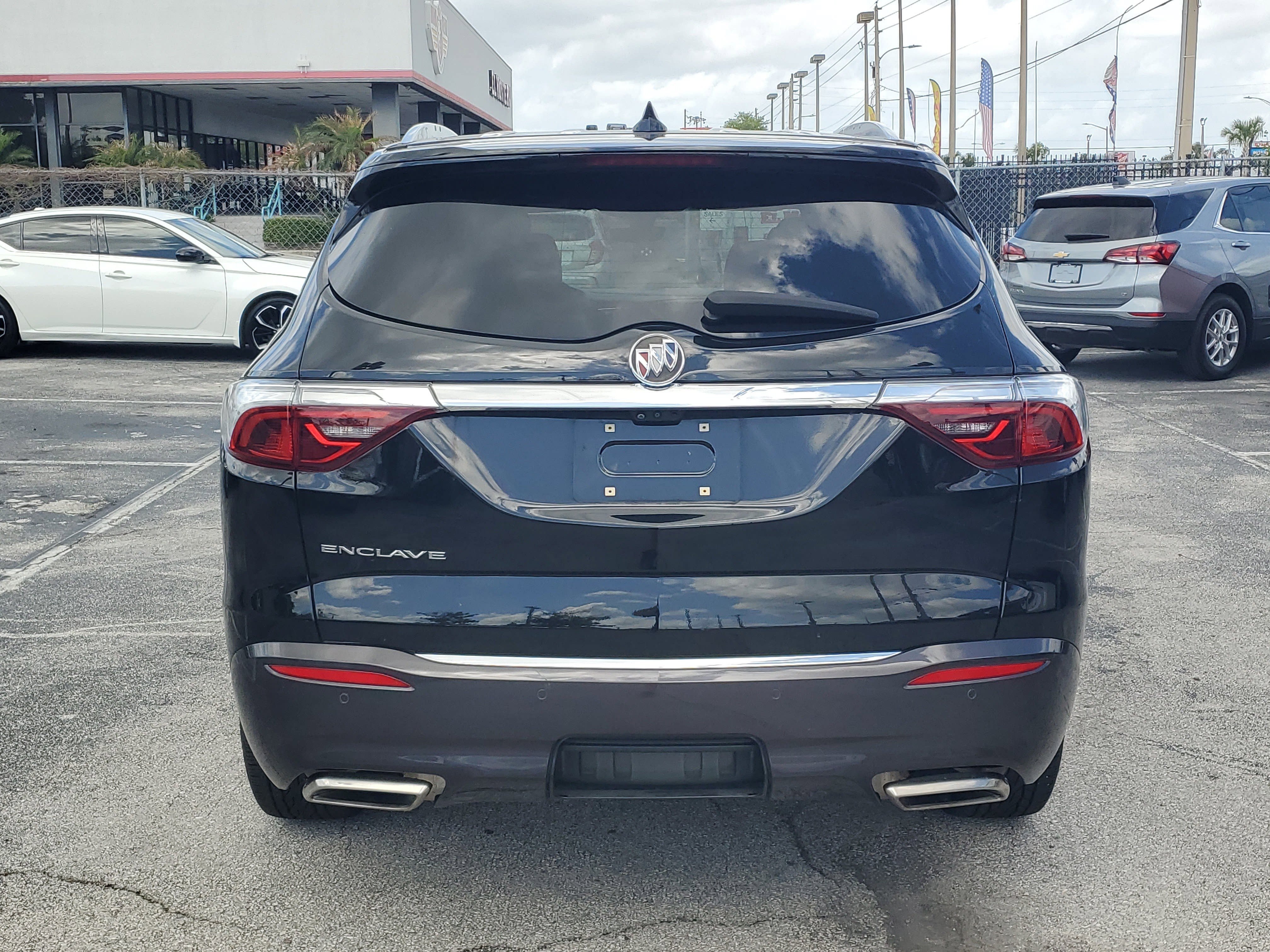 Used 2022 Buick Enclave Premium w/ Experience Buick Package FWD image 5