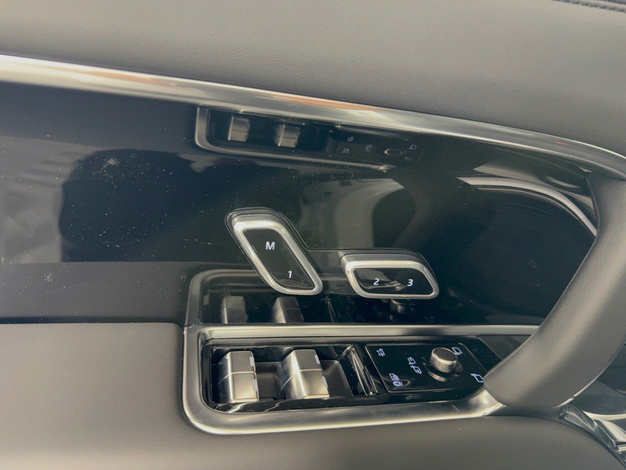 New 2026 Land Rover Range Rover SE AWD/4WD image 16