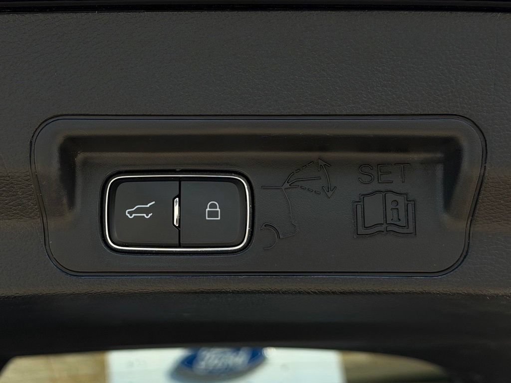 Used 2021 Ford Explorer XLT RWD image 28