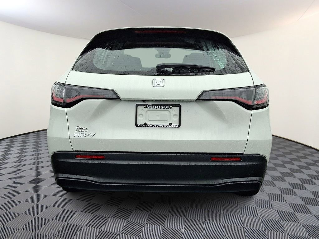 Used 2025 Honda HR-V LX image 8