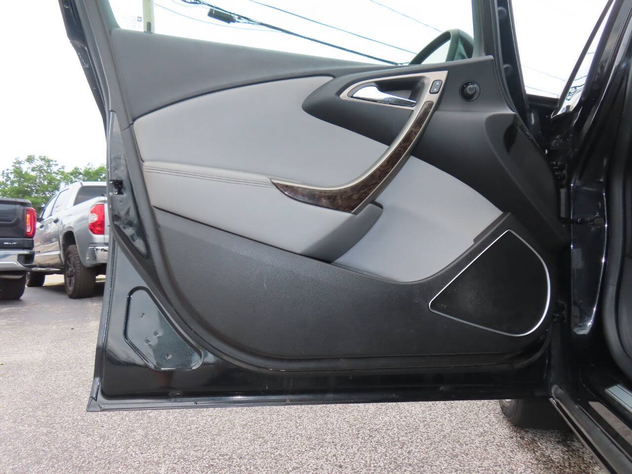 Used 2013 Buick Verano FWD image 34