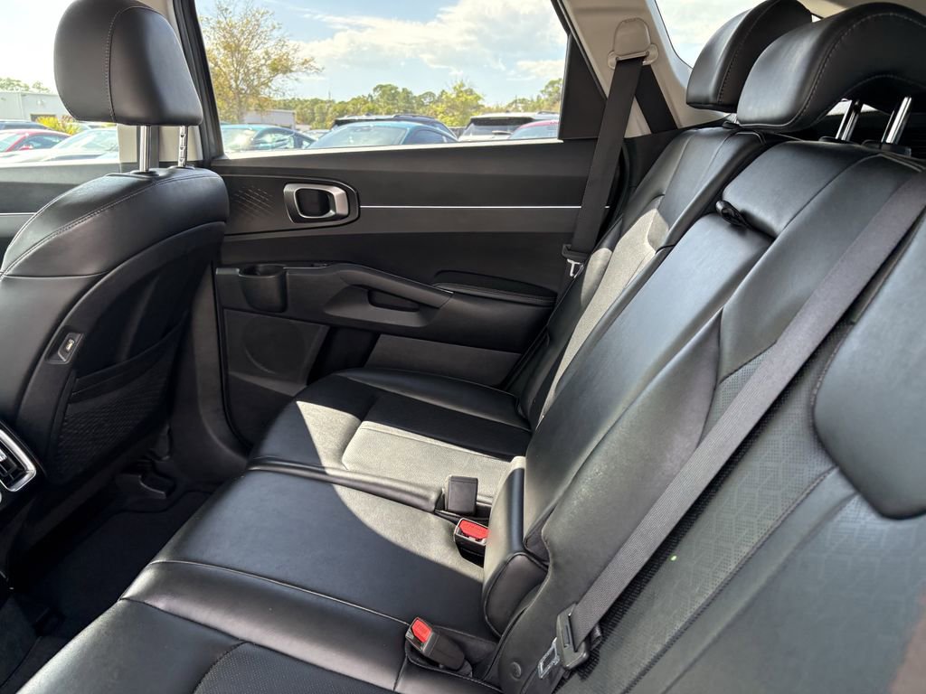 Used 2023 Kia Sorento S image 20