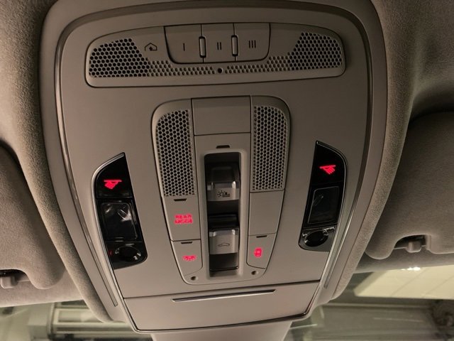 Used 2012 Audi A8 L 4.2 image 17