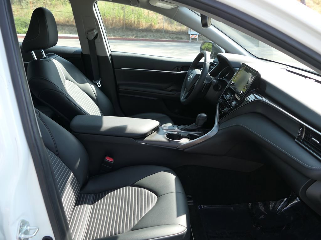 Used 2022 Toyota Camry SE w/ Convenience Package FWD image 27