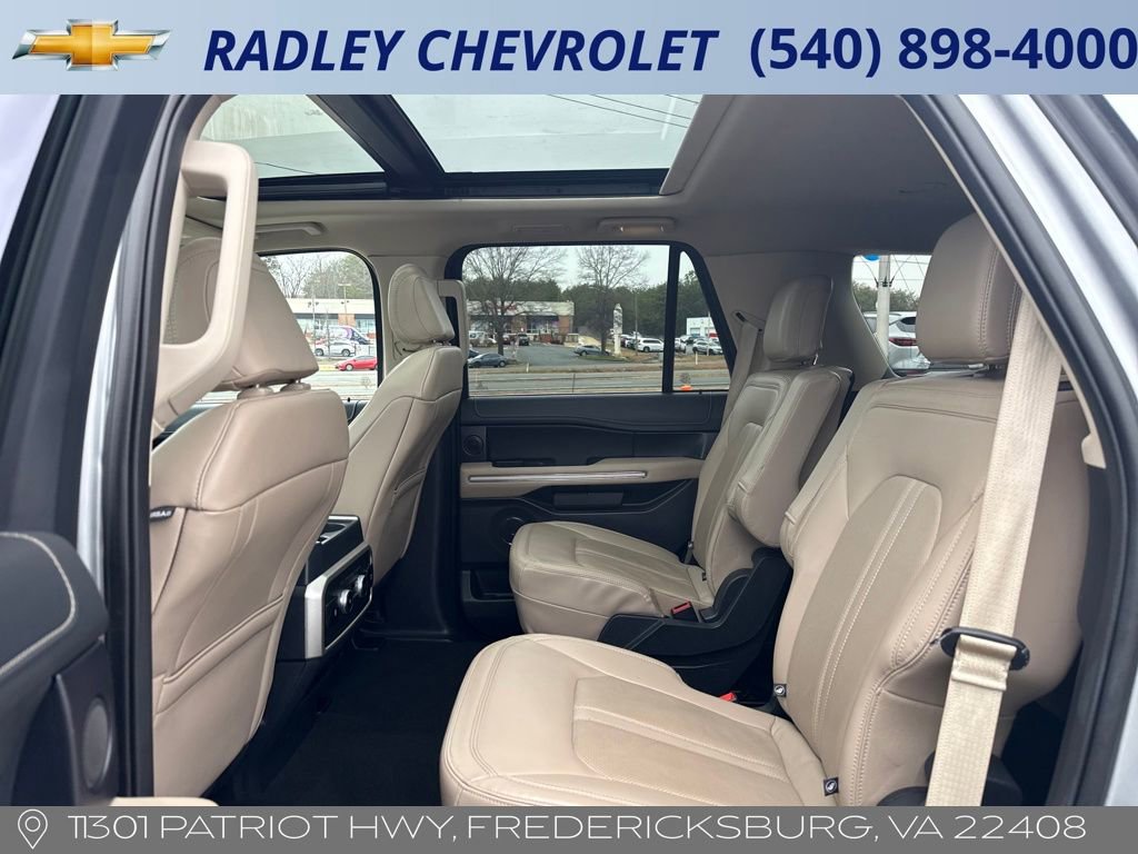 Used 2024 Ford Expedition Limited image 13