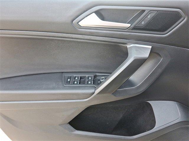 Used 2021 Volkswagen Tiguan SE image 10