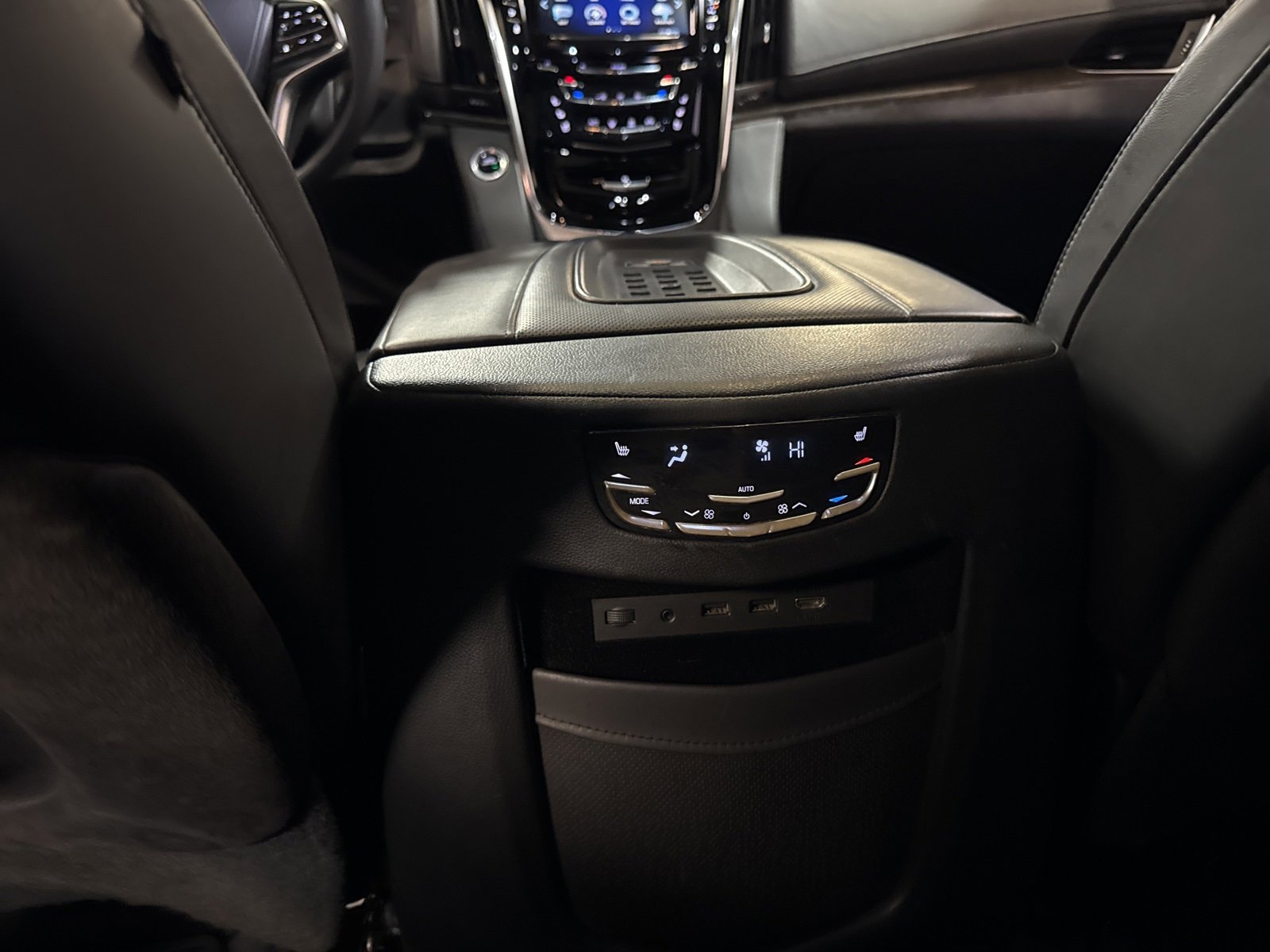 Used 2017 Cadillac Escalade ESV Platinum image 20