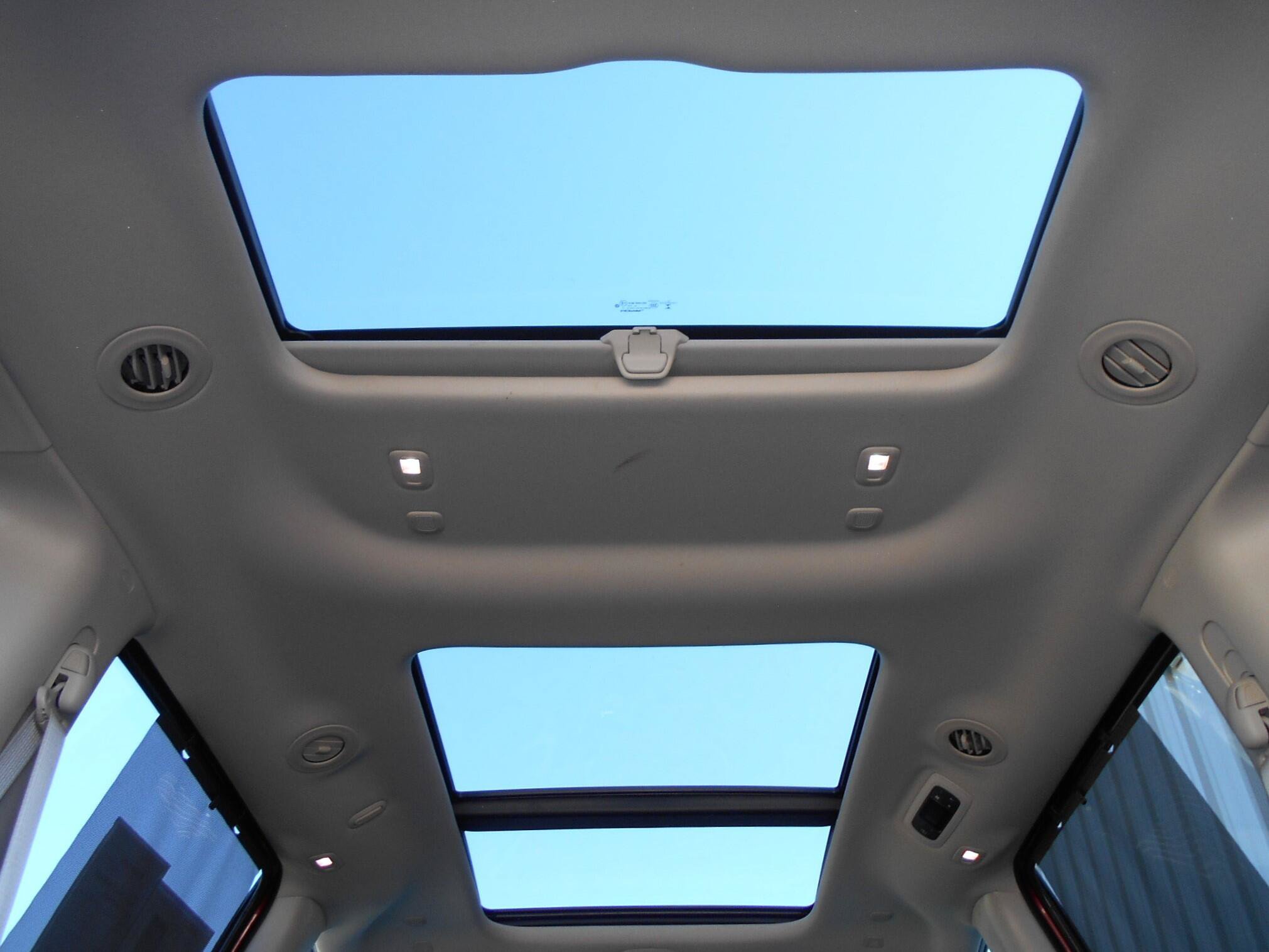 Certified 2018 Chrysler Pacifica Limited FWD image 13