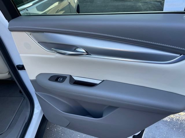 Used 2017 Cadillac XT5 Luxury w/ Driver Awareness Package AWD/4WD image 52