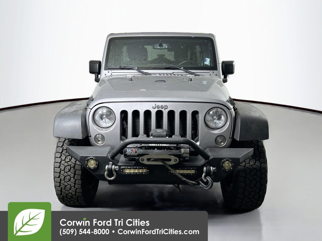 Used 2016 Jeep Wrangler Unlimited Rubicon w/ Connectivity Group AWD/4WD image 4