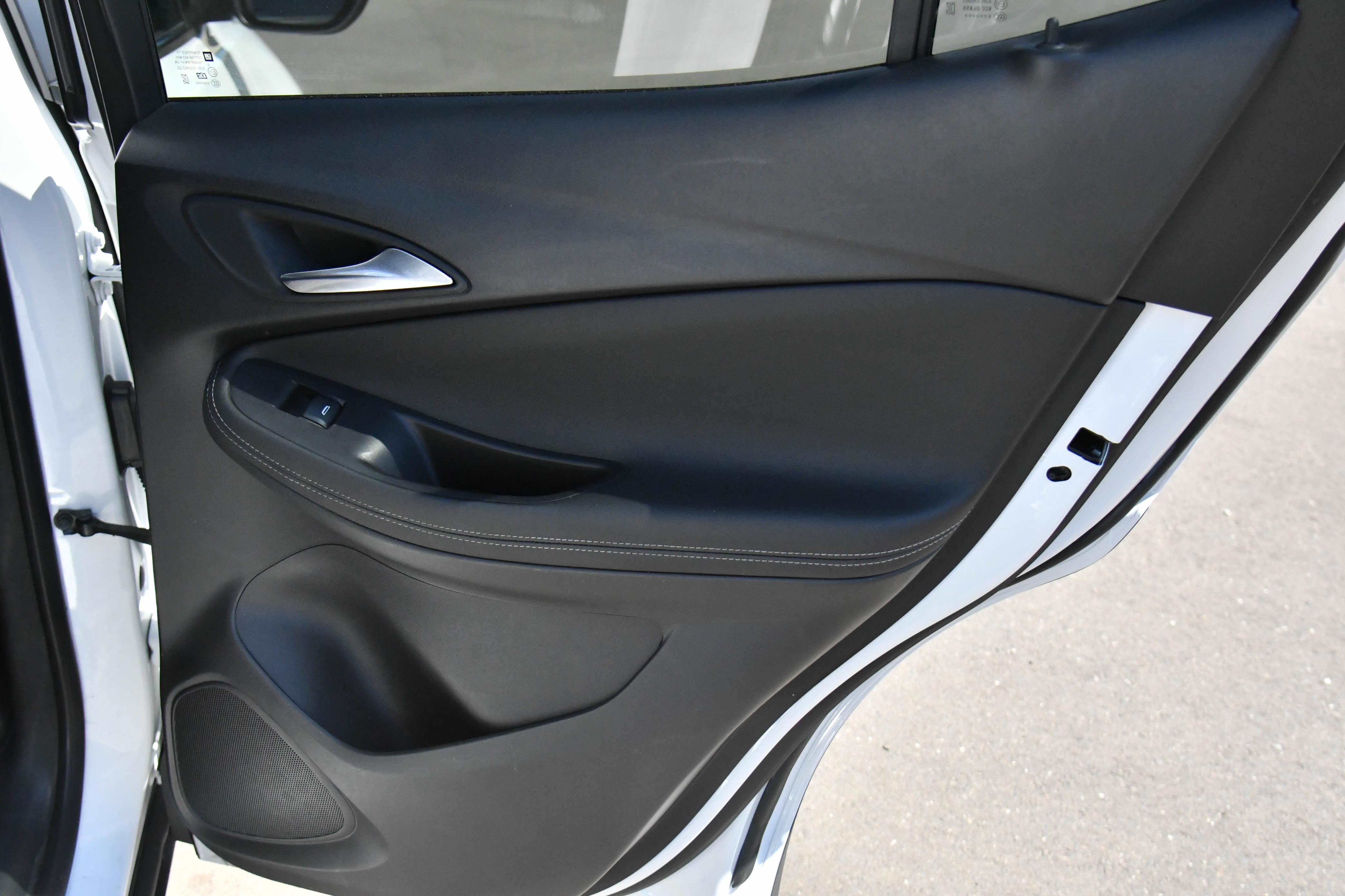 Used 2024 Buick Encore GX Preferred FWD image 38