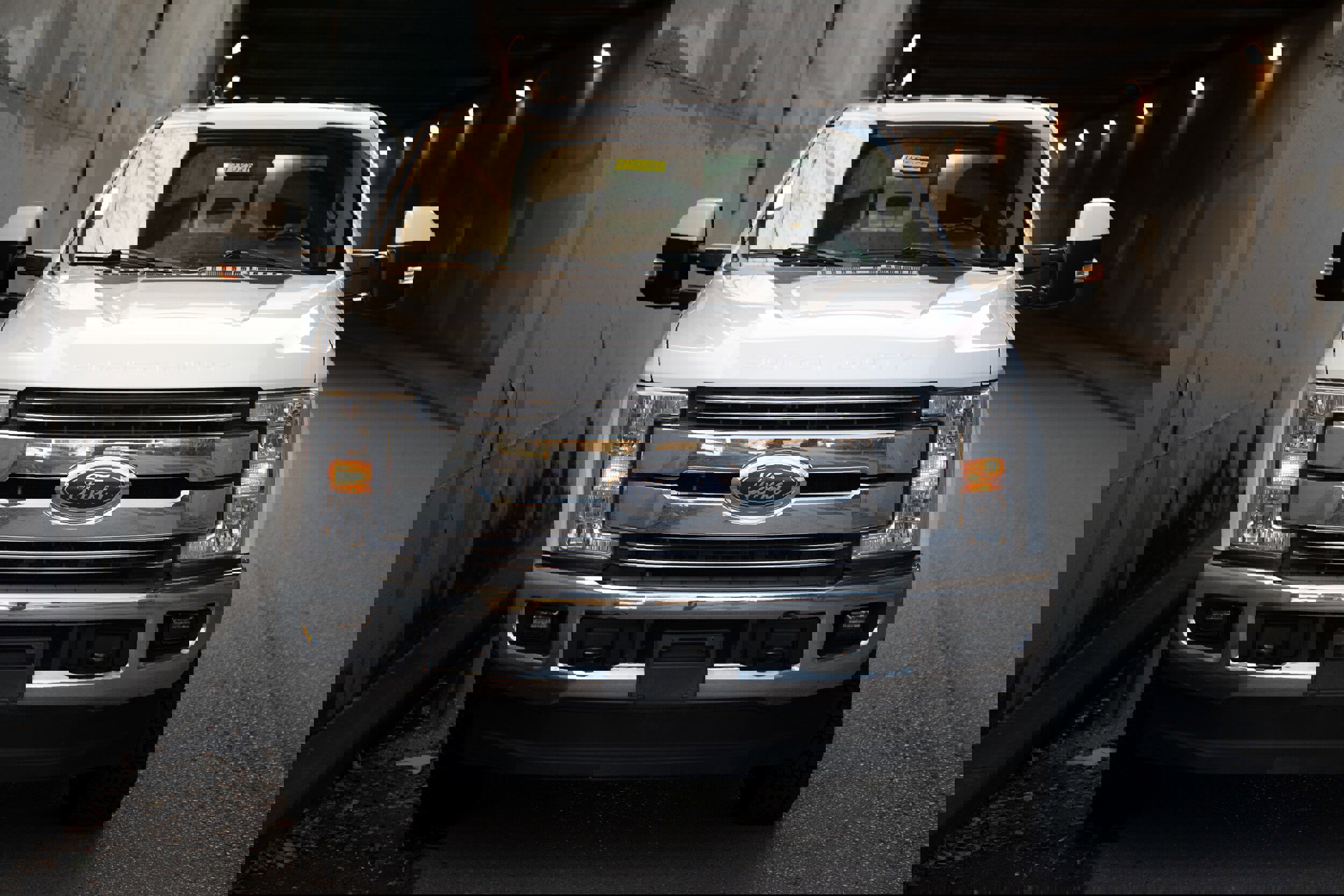 Used 2019 Ford F350 Lariat image 2