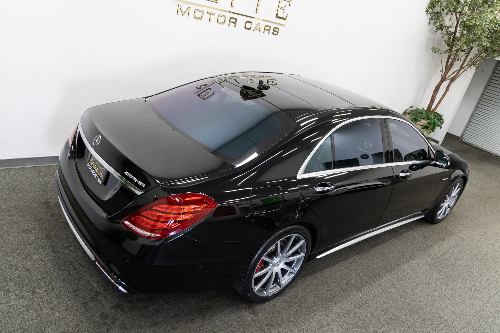 Used 2015 Mercedes-Benz S 63 AMG 4MATIC Sedan w/ Driver Assistance Package image 24