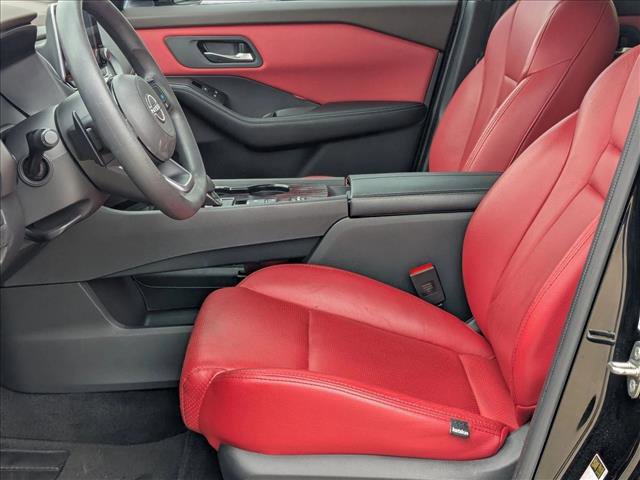 Used 2023 Nissan Rogue SV image 16