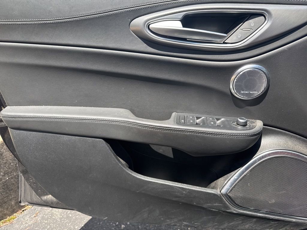 Used 2023 Alfa Romeo Giulia Veloce image 28