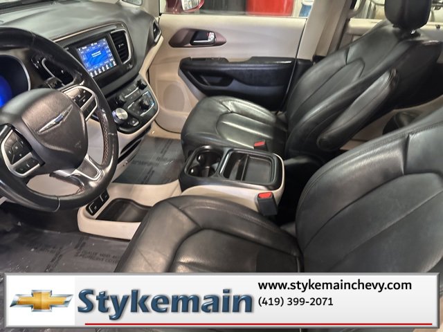 Used 2019 Chrysler Pacifica Touring-L image 35