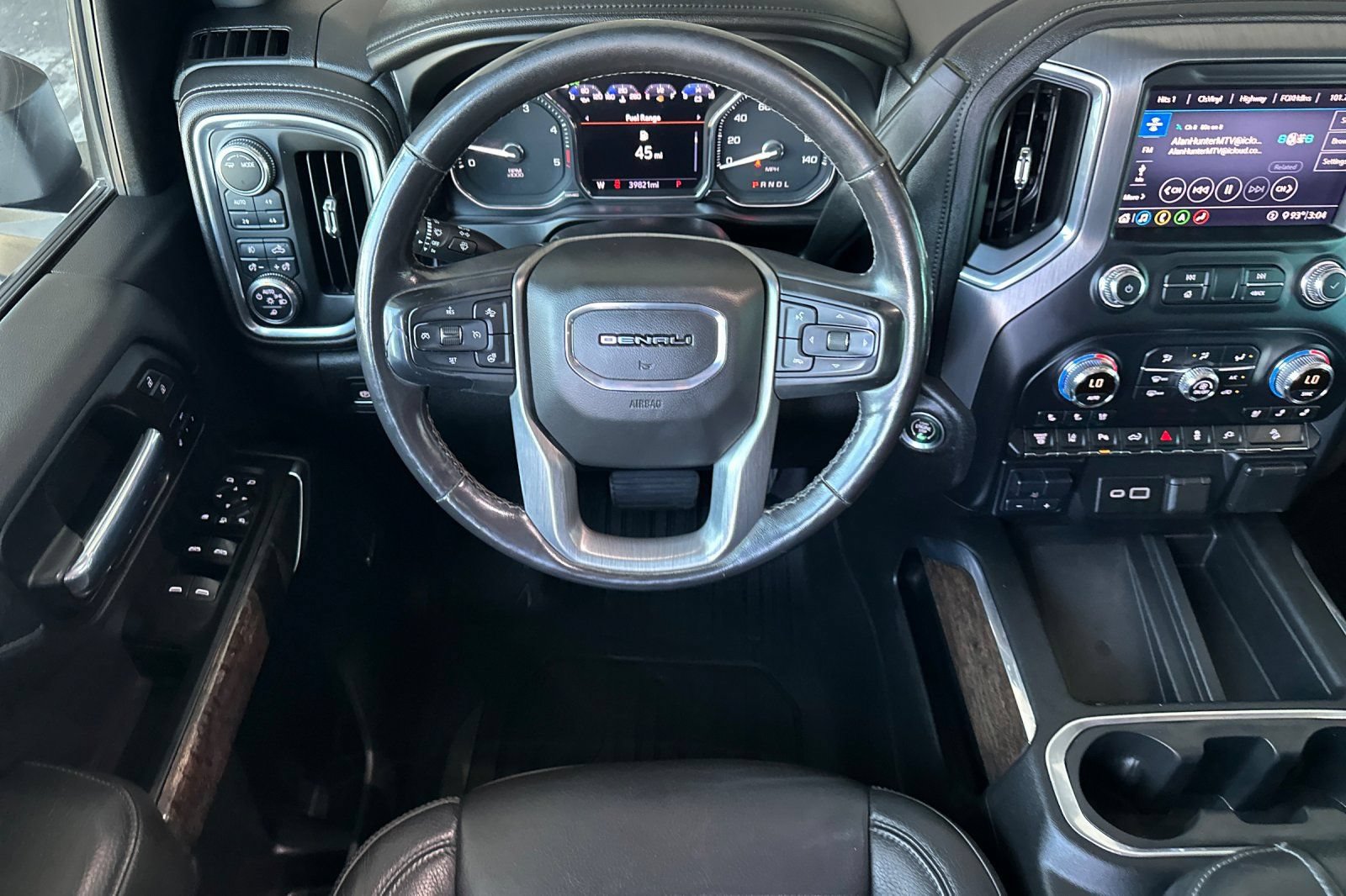 Used 2020 GMC Sierra 2500 Denali w/ Denali Ultimate Package AWD/4WD image 11