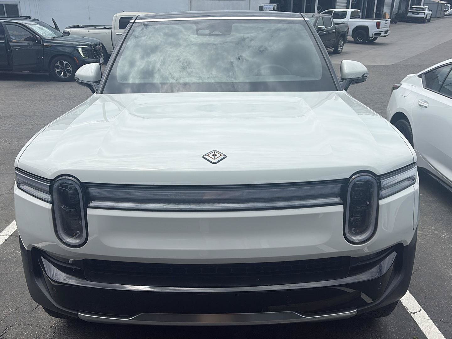 Used 2026 Rivian R1S Adventure AWD/4WD image 3