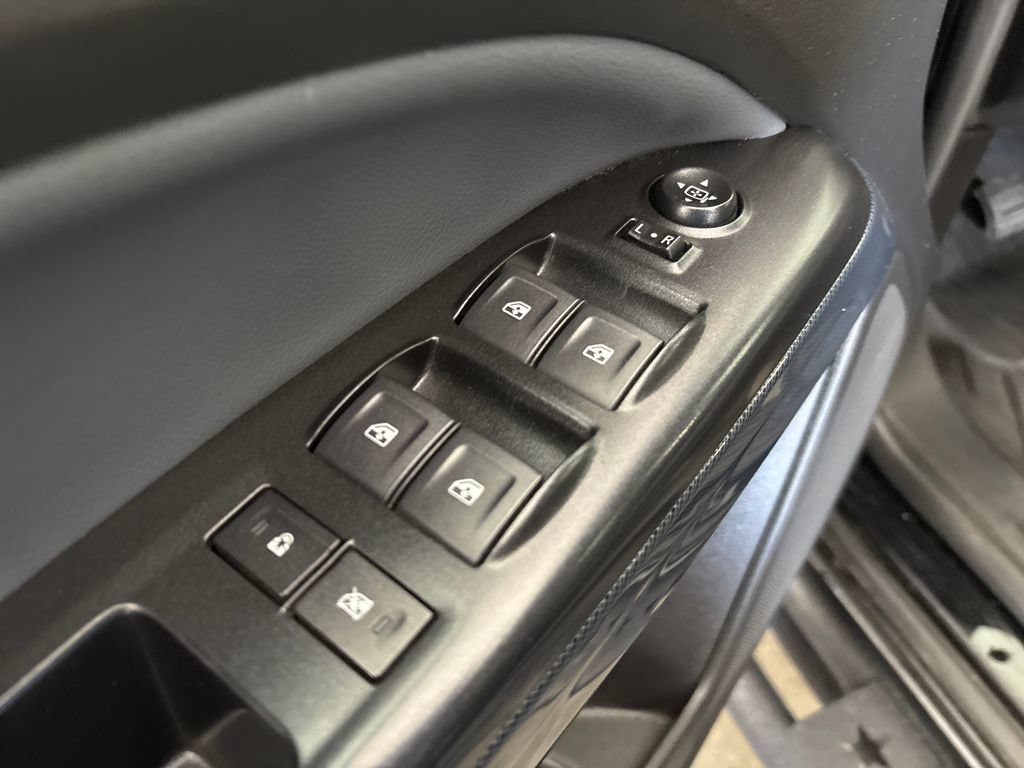 Used 2019 Chevrolet Colorado Z71 AWD/4WD image 18