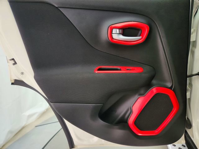 Used 2019 Jeep Renegade Latitude w/ Cold Weather Group image 21