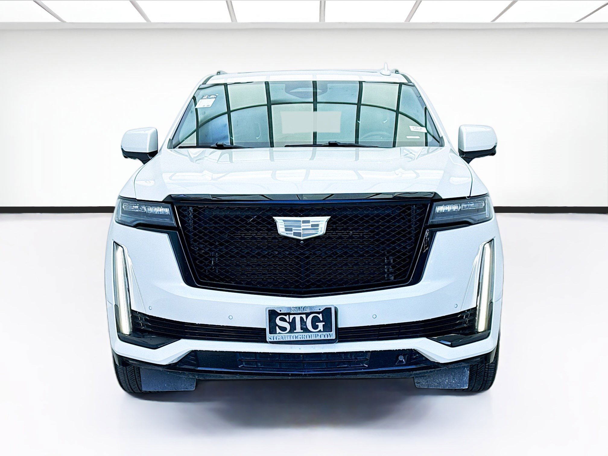 Used 2021 Cadillac Escalade ESV Sport w/ Driver Assist Tech Package AWD/4WD image 2