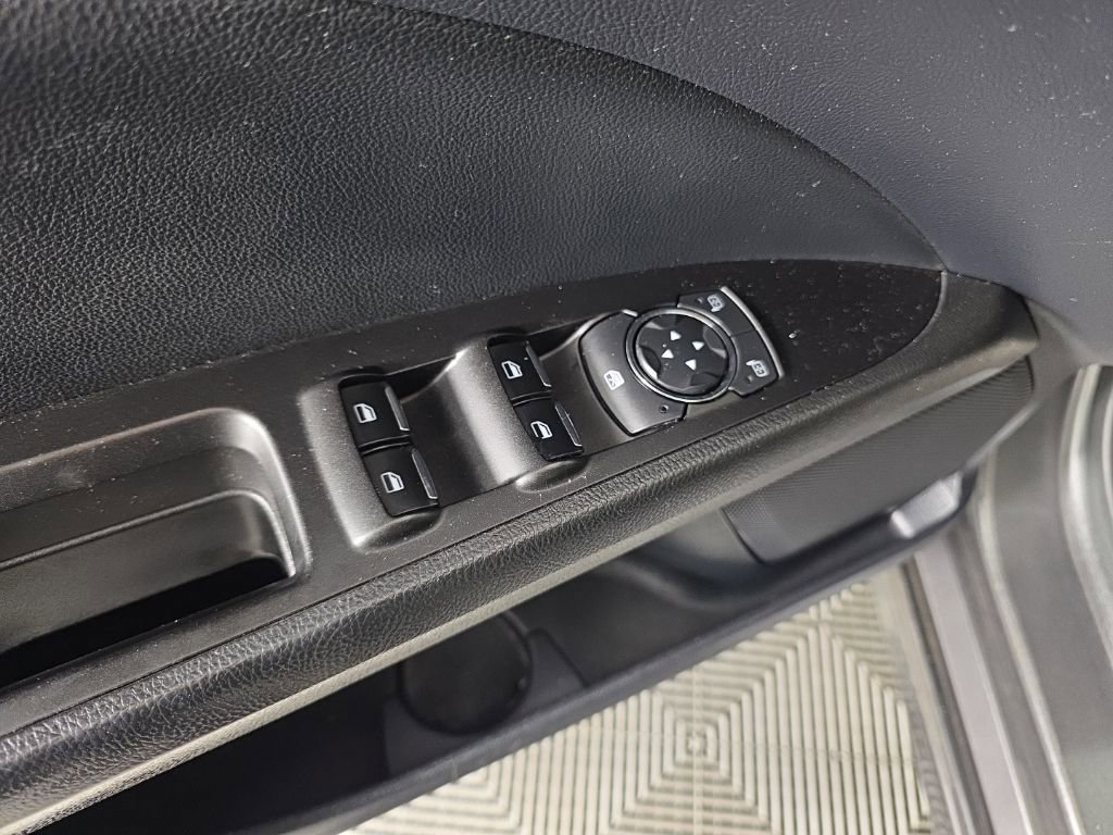 Used 2019 Ford Fusion SEL image 13