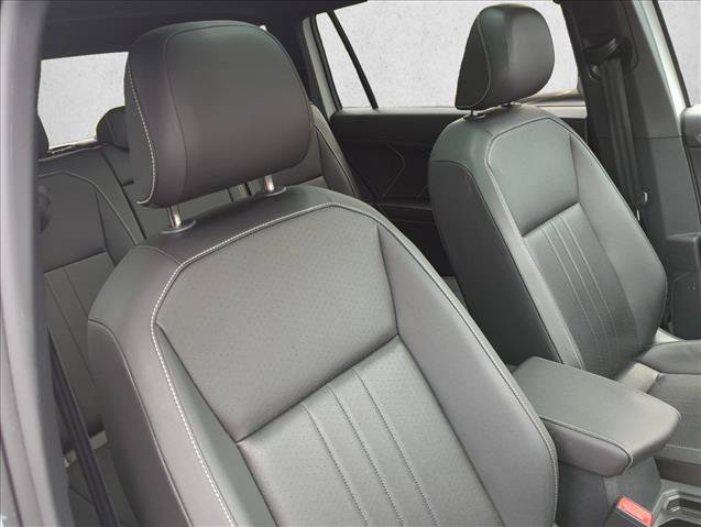 Certified 2023 Volkswagen Tiguan SE R-Line FWD image 24