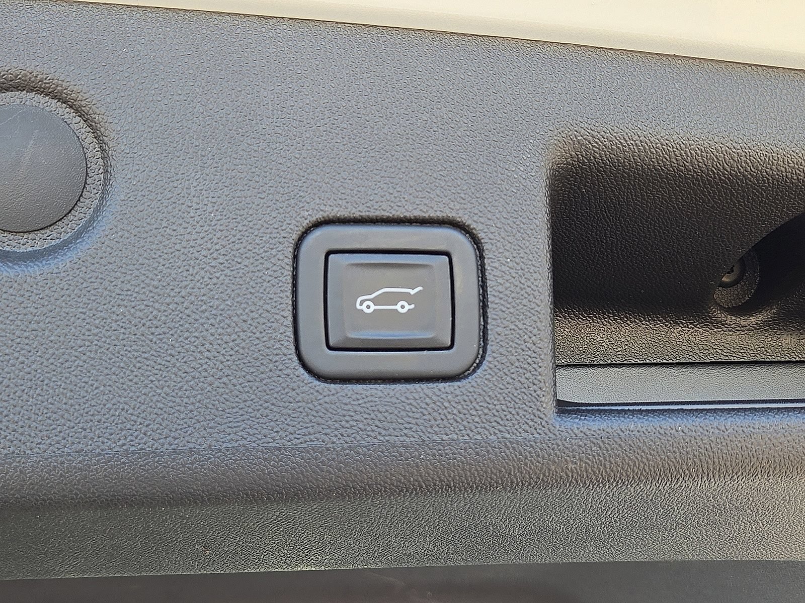 Used 2024 Chevrolet Equinox LT FWD image 14