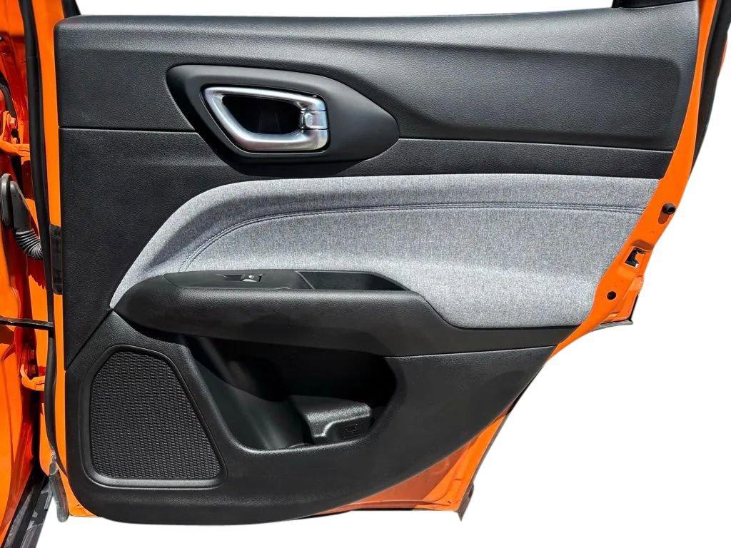 Used 2026 Jeep Compass Latitude image 27