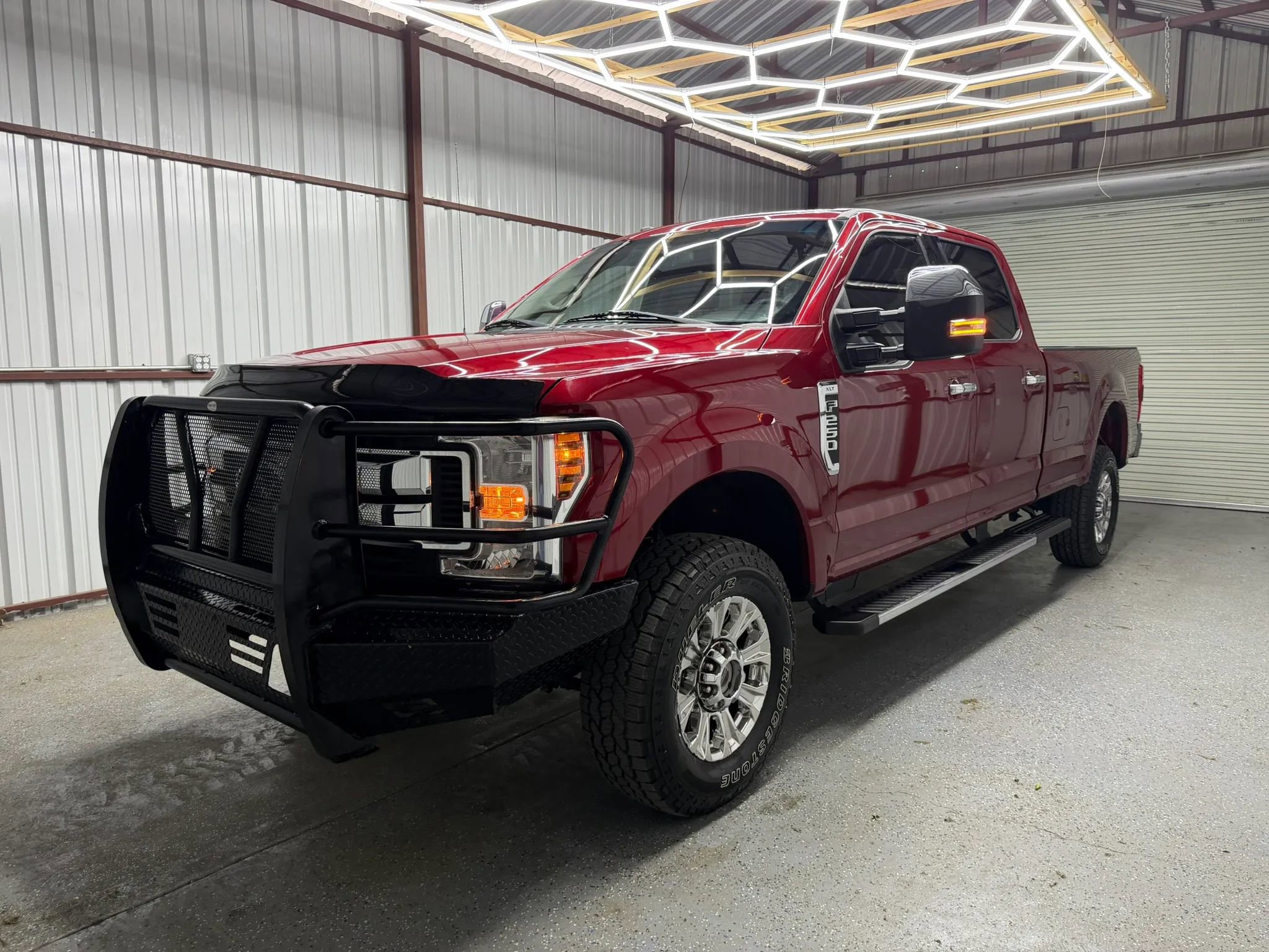Used 2018 Ford F250 XLT w/ XLT Premium Package AWD/4WD image 3