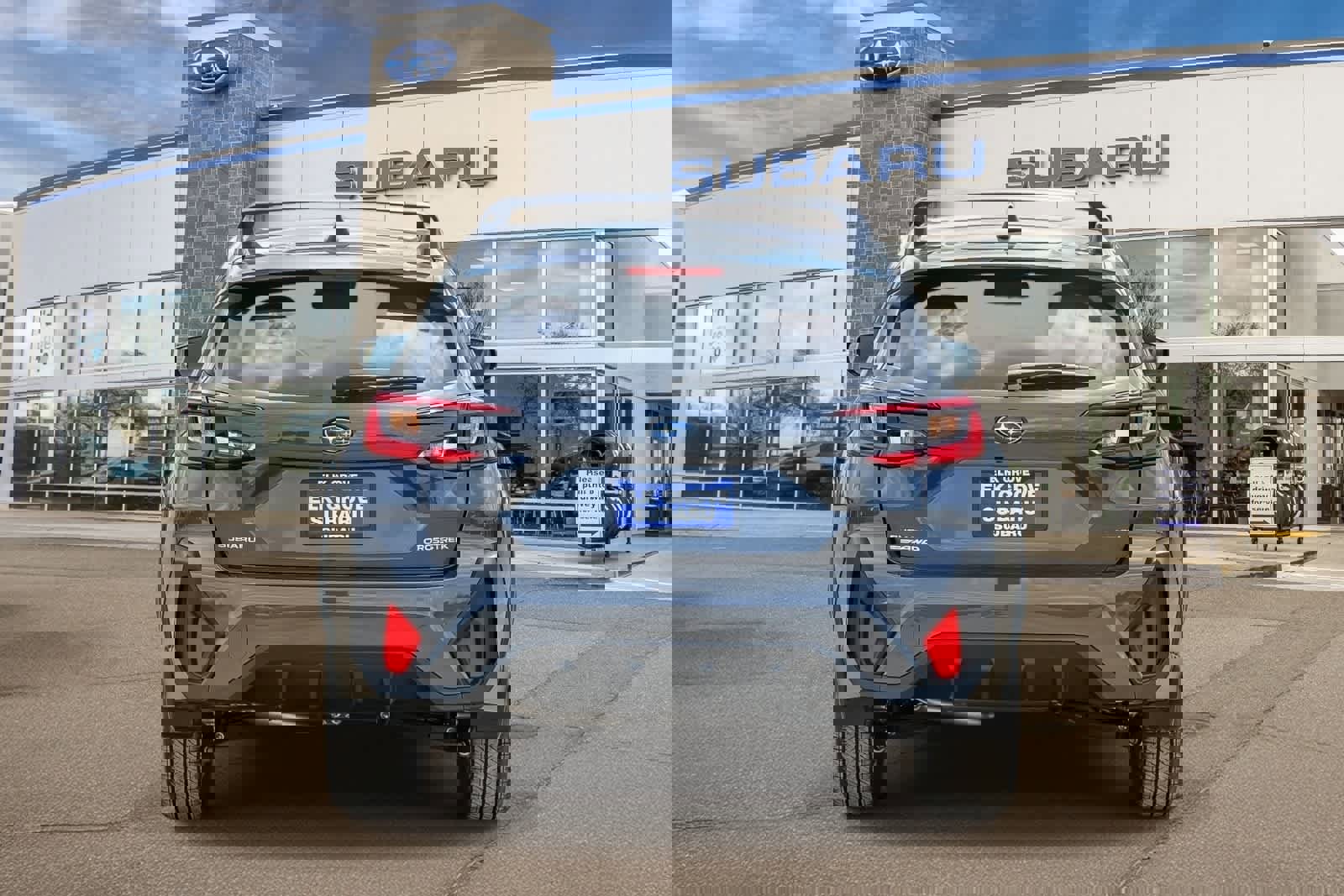 Used 2025 Subaru Crosstrek 2.0i Premium image 3