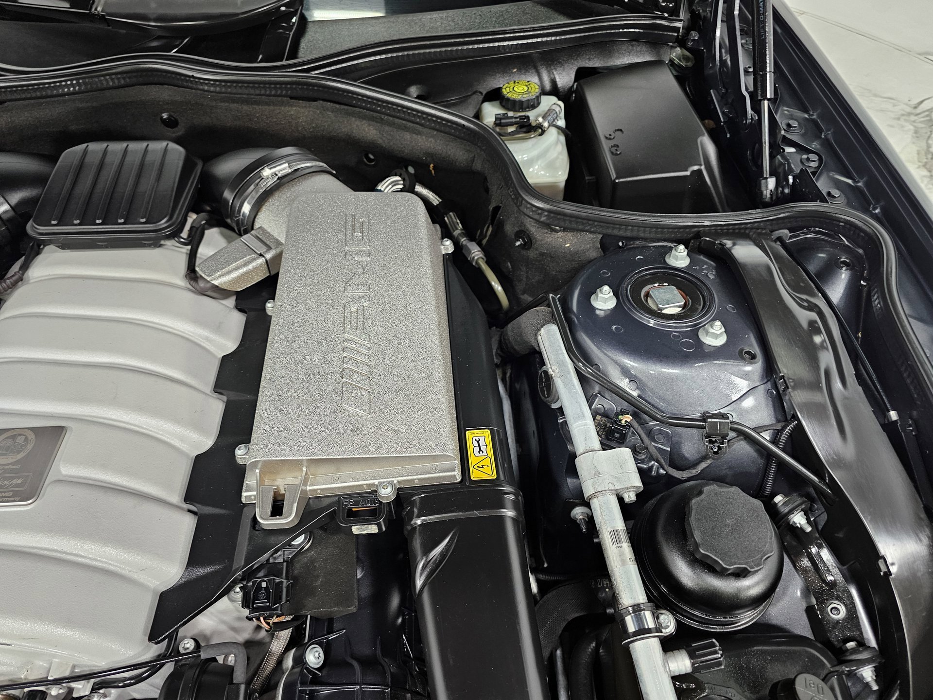 Used 2012 Mercedes-Benz SL 63 AMG image 24