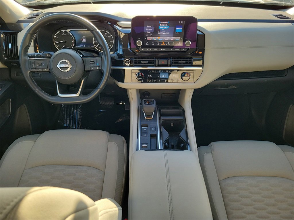 Used 2023 Nissan Pathfinder SV image 17