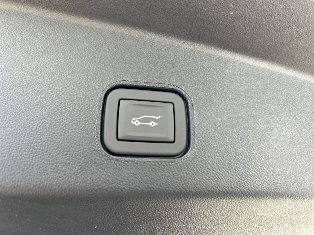 New 2026 Cadillac Lyriq Signature Luxury image 10